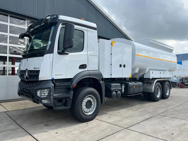 Mercedes-Benz Arocs 3340 6x6 Water Tank Truck - Cisternové vozidlo: obrázok 1 Mercedes-Benz Arocs 3340 6x6 Water Tank Truck - Cisternové vozidlo: obrázok 1