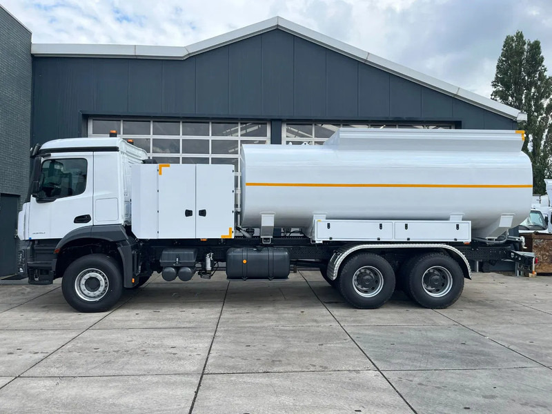 Mercedes-Benz Arocs 4040 6x6 Water Tank Truck - Cisternové vozidlo: obrázok 2 Mercedes-Benz Arocs 4040 6x6 Water Tank Truck - Cisternové vozidlo: obrázok 2