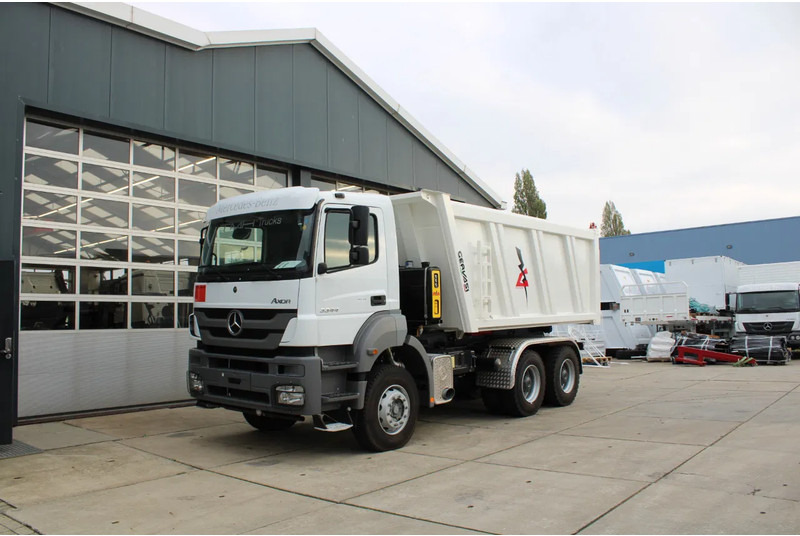 Mercedes-Benz Axor 3344 K 6x4 Tipper Truck - Sklápač: obrázok 2 Mercedes-Benz Axor 3344 K 6x4 Tipper Truck - Sklápač: obrázok 2