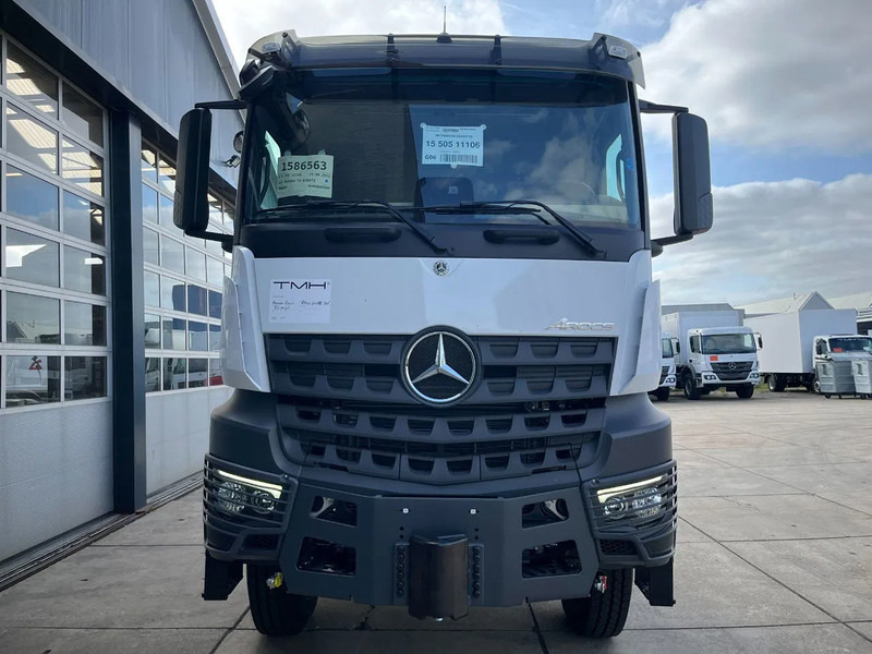 Mercedes-Benz Arocs 4058 AS 6x6 Tractor Head 180T Push Pull EURO-5 - Ťahač: obrázok 4 Mercedes-Benz Arocs 4058 AS 6x6 Tractor Head 180T Push Pull EURO-5 - Ťahač: obrázok 4