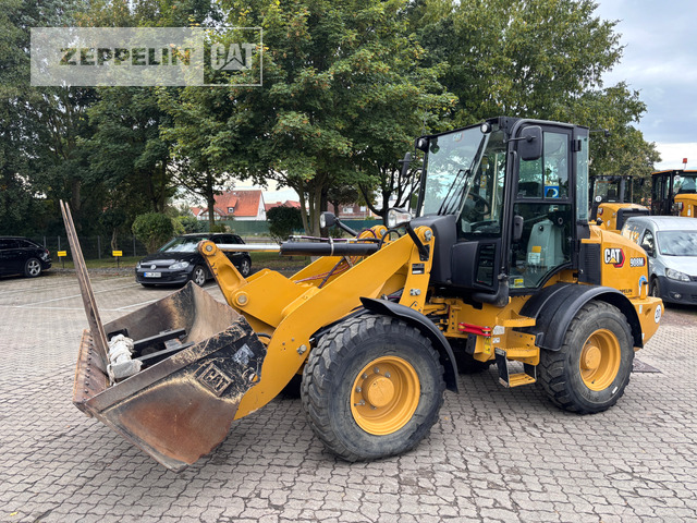 Cat 908M - Kolesový nakladač: obrázok 1 Cat 908M - Kolesový nakladač: obrázok 1