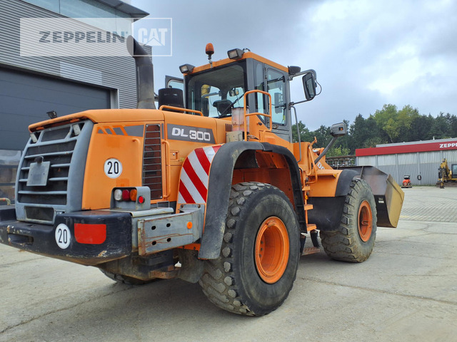 Doosan DL300 - Kolesový nakladač: obrázok 4 Doosan DL300 - Kolesový nakladač: obrázok 4