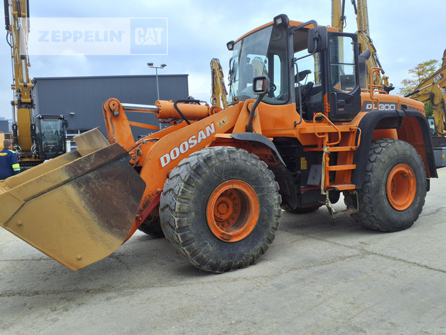 Doosan DL300 - Kolesový nakladač: obrázok 2 Doosan DL300 - Kolesový nakladač: obrázok 2