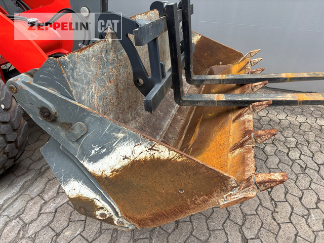 Kolesový nakladač Liebherr L506: obrázok 16