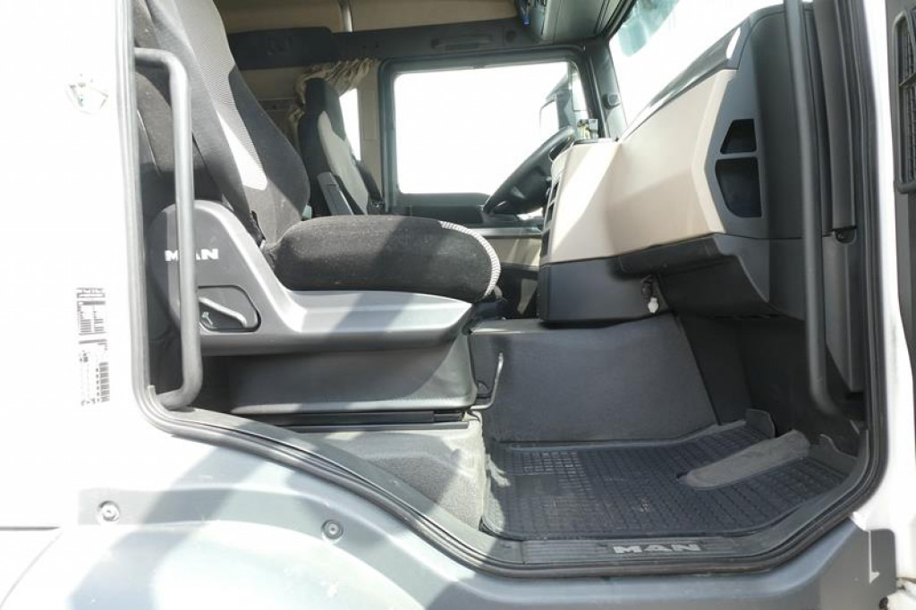 MAN TG-S 26.420 6x2 Abrollkipper - Hákový nosič kontajnerov: obrázok 5 MAN TG-S 26.420 6x2 Abrollkipper - Hákový nosič kontajnerov: obrázok 5