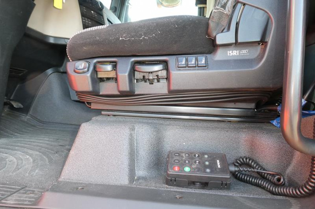 MAN TG-X 24.500 6x2-4 LL-U Pritsche Maschinentransporter - Valníkový/ Plošinový nákladný automobil: obrázok 4 MAN TG-X 24.500 6x2-4 LL-U Pritsche Maschinentransporter - Valníkový/ Plošinový nákladný automobil: obrázok 4