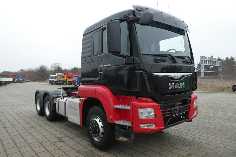 MAN TG-S 26.440 6x6 SZM WERKSTATTGEPFLEGT - Ťahač: obrázok 1 MAN TG-S 26.440 6x6 SZM WERKSTATTGEPFLEGT - Ťahač: obrázok 1