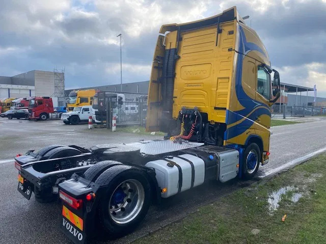 Volvo FH 13.460 trekker, met XL cabine, special paint en incl parc cool, fridge, - Ťahač: obrázok 4 Volvo FH 13.460 trekker, met XL cabine, special paint en incl parc cool, fridge, - Ťahač: obrázok 4