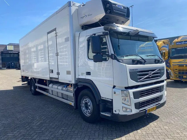 Volvo FM 330 2 temp koelvriesbak , 760 lang, 2 comp, carrier koeler, D"hollandia klep - Chladirenské nákladné vozidlo: obrázok 2 Volvo FM 330 2 temp koelvriesbak , 760 lang, 2 comp, carrier koeler, D"hollandia klep - Chladirenské nákladné vozidlo: obrázok 2