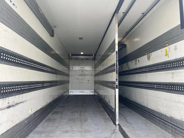 Volvo FM 330 koel vries 2 temperaturen ,CARRIER,met tussenwand, zijdeur en laadklep - Chladirenské nákladné vozidlo: obrázok 4 Volvo FM 330 koel vries 2 temperaturen ,CARRIER,met tussenwand, zijdeur en laadklep - Chladirenské nákladné vozidlo: obrázok 4