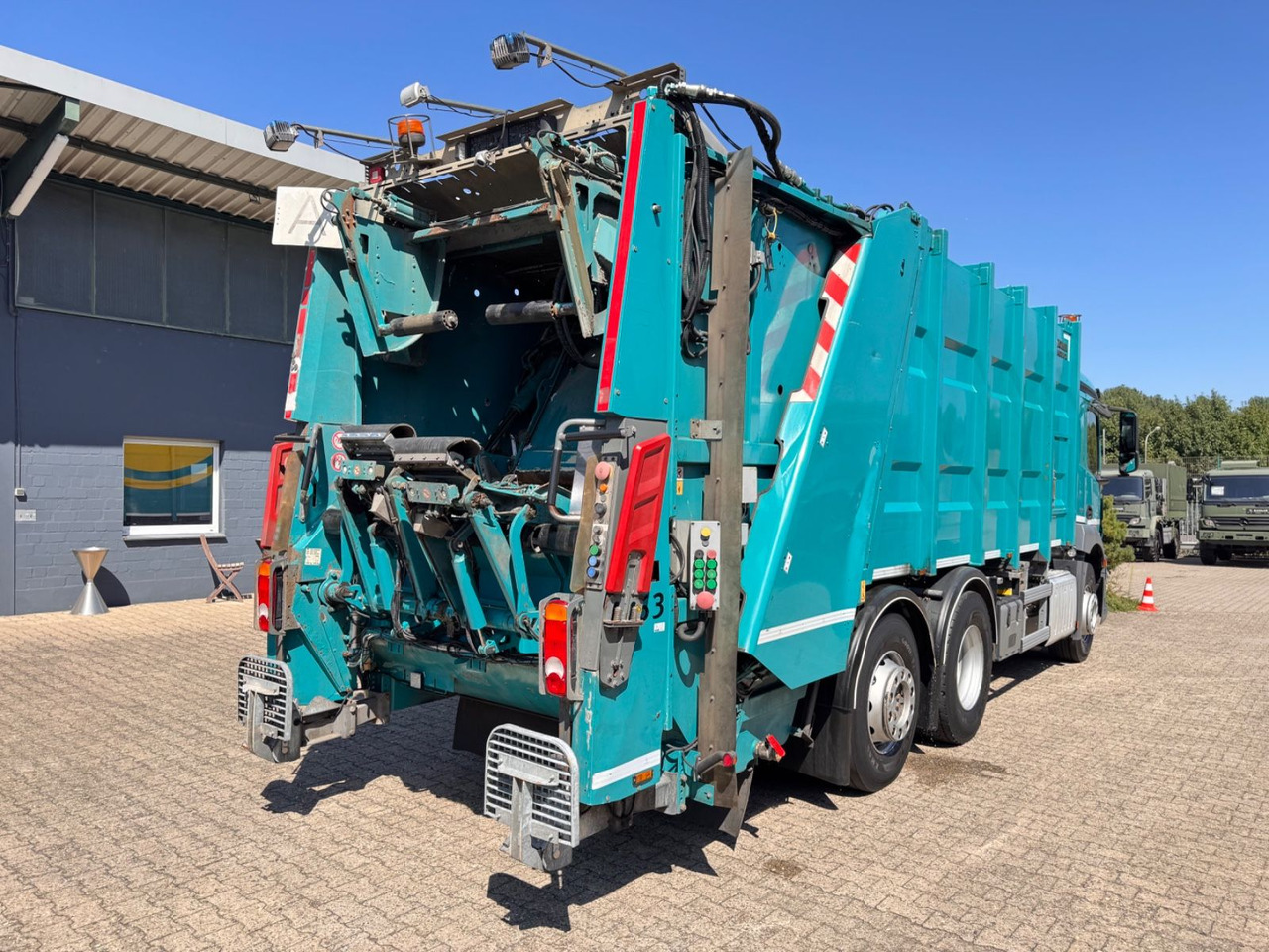 Mercedes-Benz 2533 Antos Müllwagen Zöller ATM bei 90Tkm - Auto na odvoz odpadu: obrázok 4 Mercedes-Benz 2533 Antos Müllwagen Zöller ATM bei 90Tkm - Auto na odvoz odpadu: obrázok 4