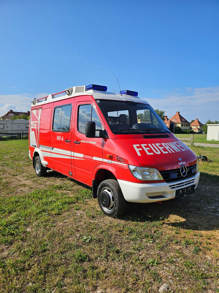 Mercedes-Benz Allrad Sprinter 416 Feuerwehr 4x4 VAN - Dodávka: obrázok 1 Mercedes-Benz Allrad Sprinter 416 Feuerwehr 4x4 VAN - Dodávka: obrázok 1