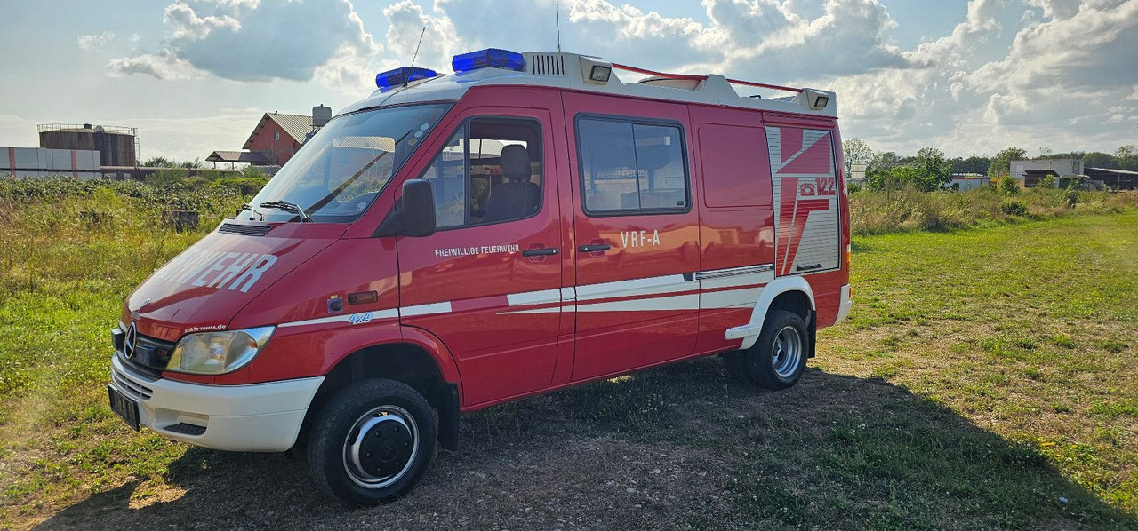 Mercedes-Benz Allrad Sprinter 416 Feuerwehr 4x4 VAN - Dodávka: obrázok 3 Mercedes-Benz Allrad Sprinter 416 Feuerwehr 4x4 VAN - Dodávka: obrázok 3