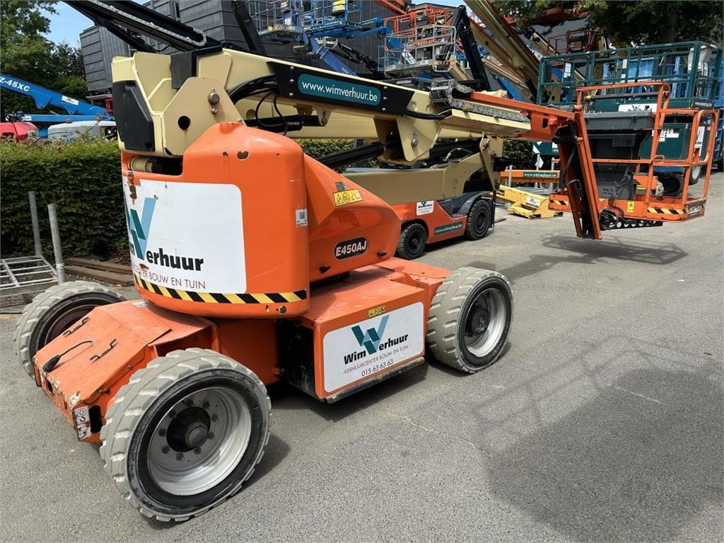 JLG E450AJ (2005) - Kĺbová pracovná plošina: obrázok 4 JLG E450AJ (2005) - Kĺbová pracovná plošina: obrázok 4