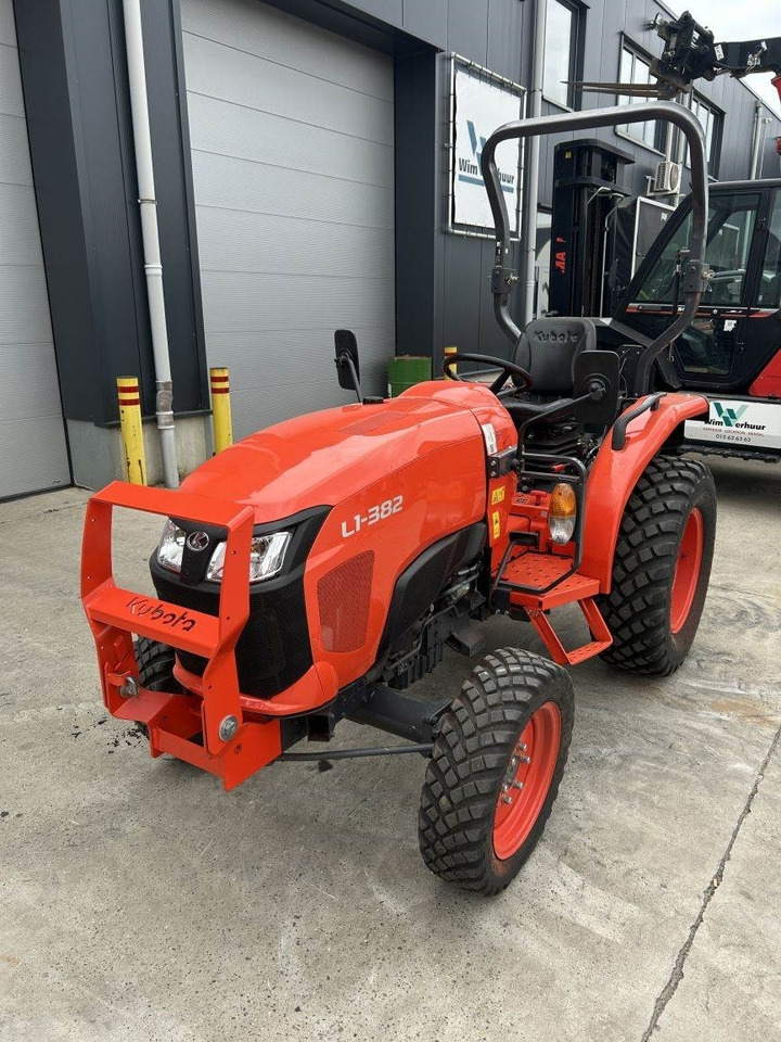 Kubota L1-382 (7325) - Komunálny traktor: obrázok 5 Kubota L1-382 (7325) - Komunálny traktor: obrázok 5