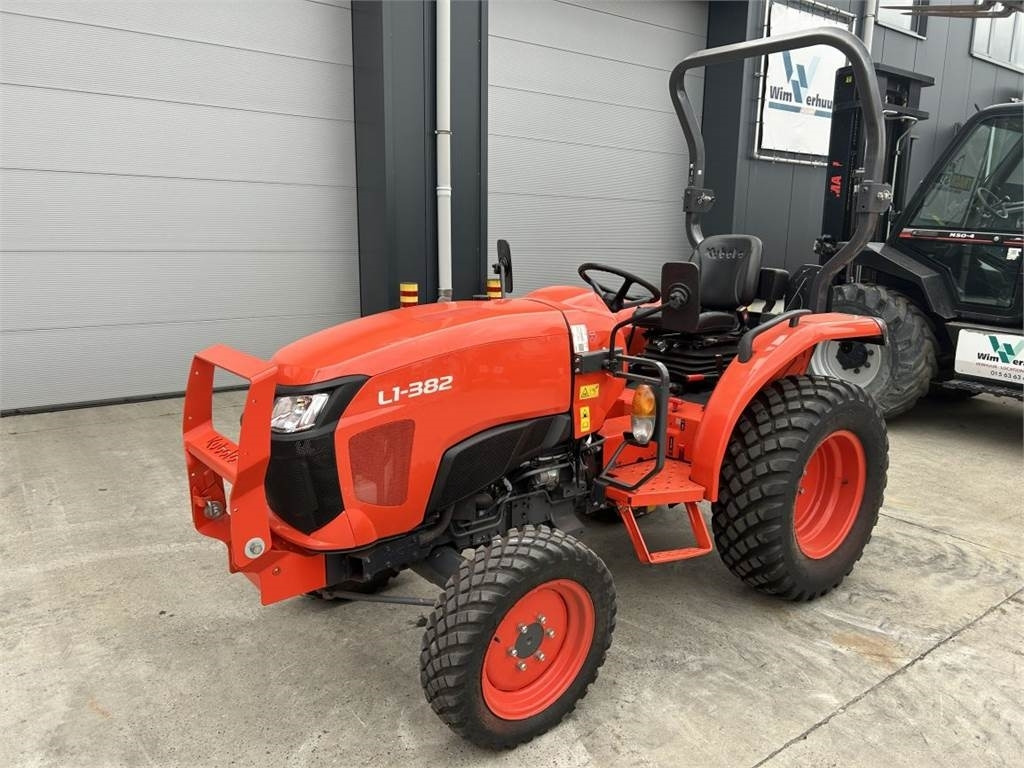 Kubota L1-382 (7325) - Komunálny traktor: obrázok 1 Kubota L1-382 (7325) - Komunálny traktor: obrázok 1