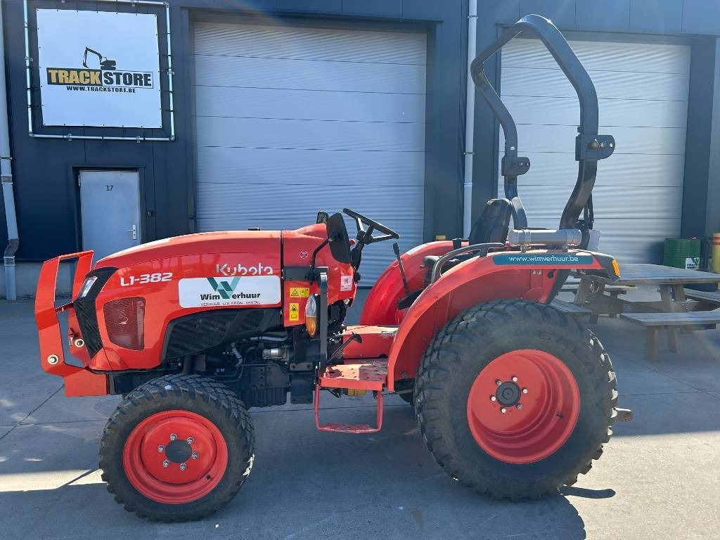 Kubota L1-382 HST - Komunálny traktor: obrázok 1 Kubota L1-382 HST - Komunálny traktor: obrázok 1