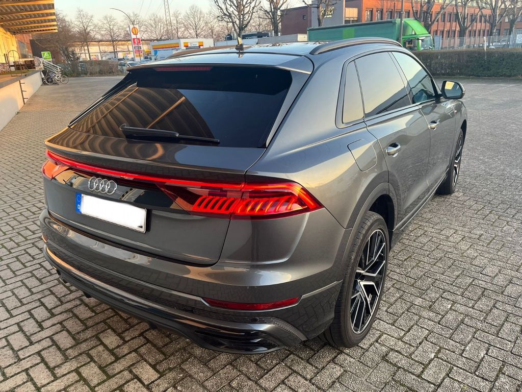 Audi Q8 50 TDI quattro tiptronic 22 Zoll*3xSline*Pano Audi Q8 50 TDI quattro tiptronic 22 Zoll*3xSline*Pano - SUV: obrázok 2 Audi Q8 50 TDI quattro tiptronic 22 Zoll*3xSline*Pano Audi Q8 50 TDI quattro tiptronic 22 Zoll*3xSline*Pano - SUV: obrázok 2