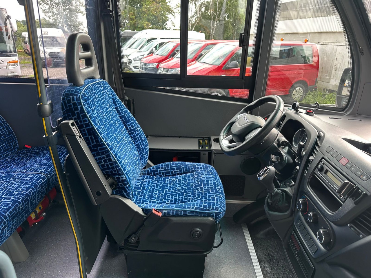 Iveco Rapido 70C18 (wenig Km*7.2t*33 Sitze) Rosero - Minibus, Mikrobus: obrázok 5 Iveco Rapido 70C18 (wenig Km*7.2t*33 Sitze) Rosero - Minibus, Mikrobus: obrázok 5