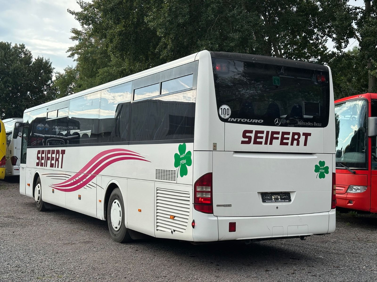 Mercedes-Benz O560 Intouro (EEV*Schalt) - Prímestský autobus: obrázok 2 Mercedes-Benz O560 Intouro (EEV*Schalt) - Prímestský autobus: obrázok 2