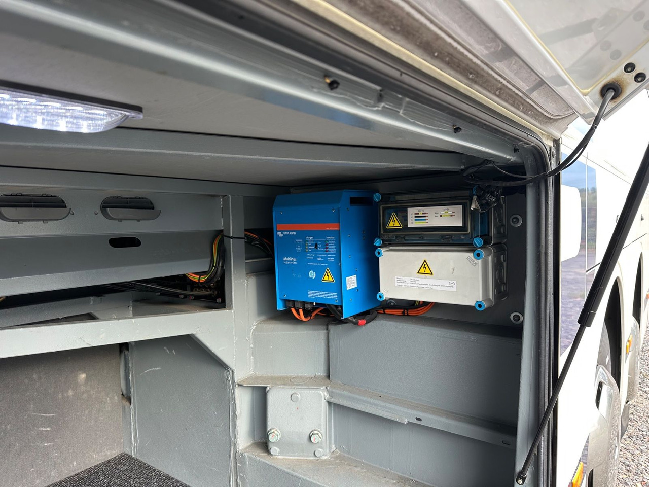 Mercedes-Benz Tourismo O350 17 RHD-L (60 Sitze*341.tKM*DE*TOP) - Autokar: obrázok 5 Mercedes-Benz Tourismo O350 17 RHD-L (60 Sitze*341.tKM*DE*TOP) - Autokar: obrázok 5