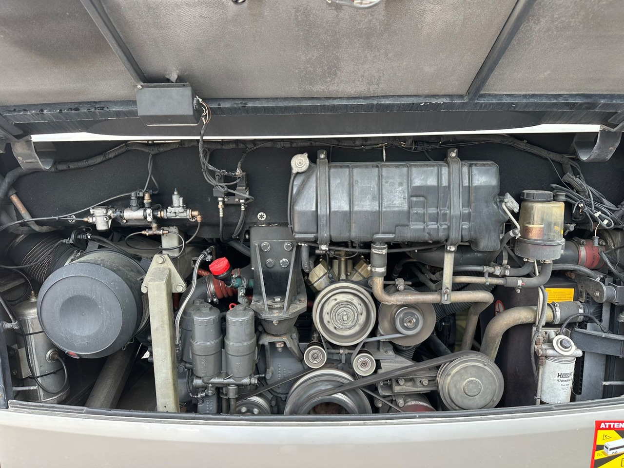 Setra S 415 UL GT (Motor neu*TOP) - Prímestský autobus: obrázok 3 Setra S 415 UL GT (Motor neu*TOP) - Prímestský autobus: obrázok 3