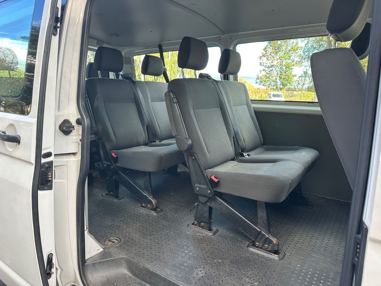 Volkswagen T5 Kombi - Mikrobus: obrázok 4 Volkswagen T5 Kombi - Mikrobus: obrázok 4