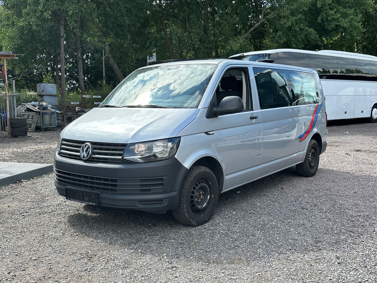 Volkswagen T6 Kombi - Mikrobus: obrázok 1 Volkswagen T6 Kombi - Mikrobus: obrázok 1