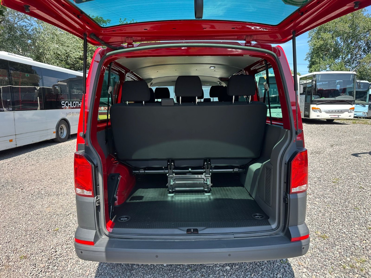 Volkswagen T6 Kombi (PDC Hi*ACC*StandHz*9 Sitzer*AC) - Mikrobus: obrázok 4 Volkswagen T6 Kombi (PDC Hi*ACC*StandHz*9 Sitzer*AC) - Mikrobus: obrázok 4