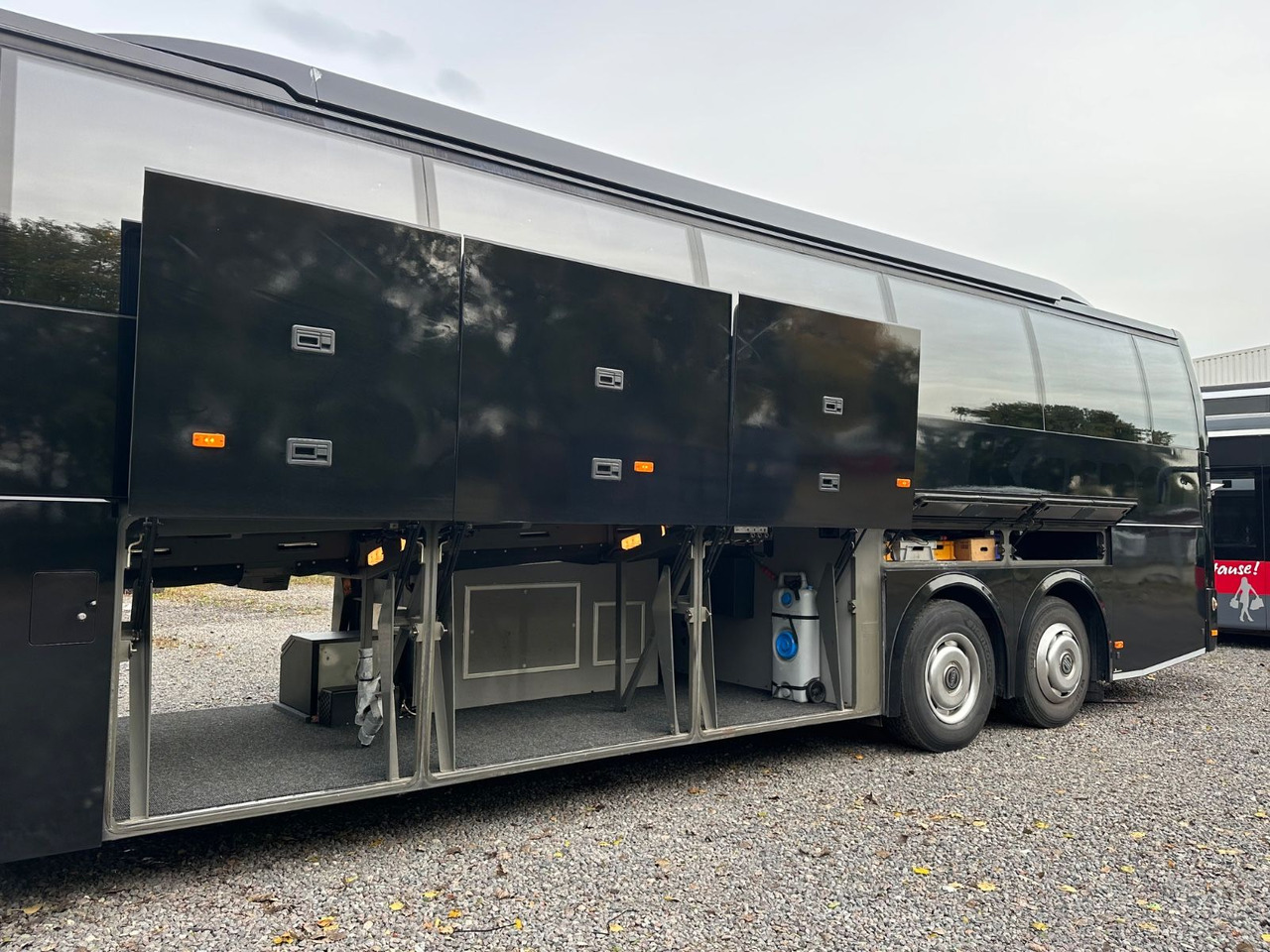 Volvo 9700 HD 6x2 Euro 5(9900*416 HD*Tourismo RHD-M) - Autokar: obrázok 3 Volvo 9700 HD 6x2 Euro 5(9900*416 HD*Tourismo RHD-M) - Autokar: obrázok 3