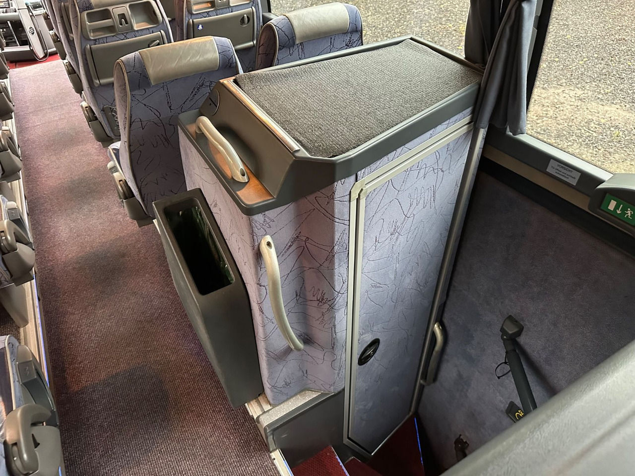 Autokar Volvo 9900 HD 6x2 (9700*415 HD*Tourismo RHD): obrázok 20 Autokar Volvo 9900 HD 6x2 (9700*415 HD*Tourismo RHD): obrázok 20