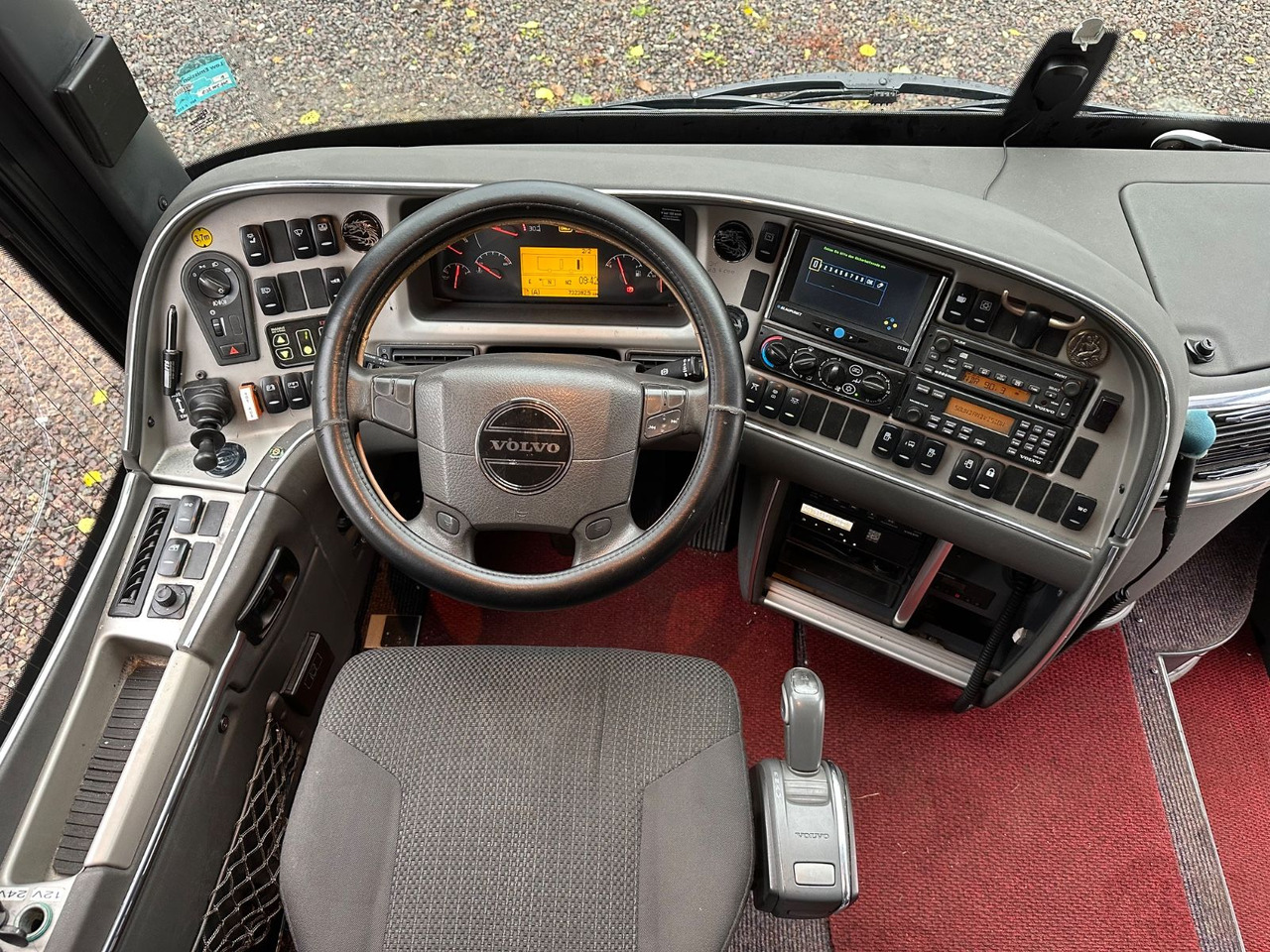 Autokar Volvo 9900 HD 6x2 (9700*415 HD*Tourismo RHD): obrázok 15 Autokar Volvo 9900 HD 6x2 (9700*415 HD*Tourismo RHD): obrázok 15